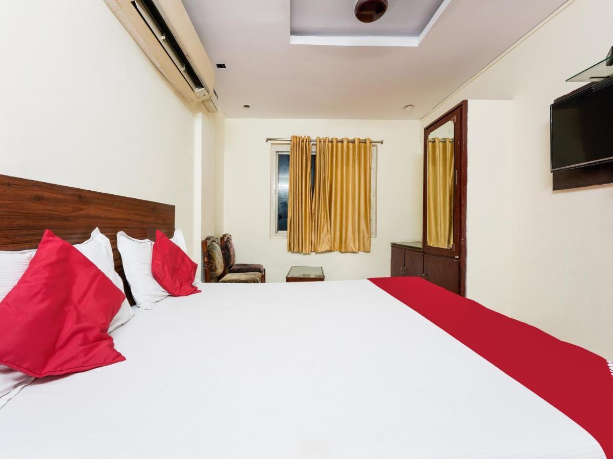 SPOT ON 82731 Hotel Supriya Vijayawāda Dış mekan fotoğraf