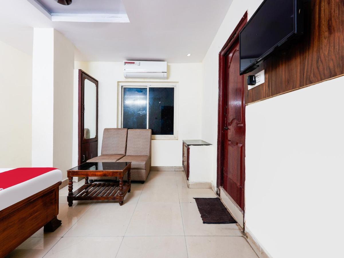SPOT ON 82731 Hotel Supriya Vijayawāda Dış mekan fotoğraf