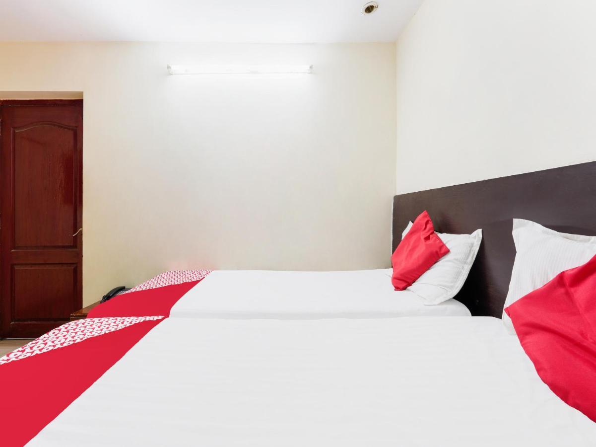 SPOT ON 82731 Hotel Supriya Vijayawāda Dış mekan fotoğraf